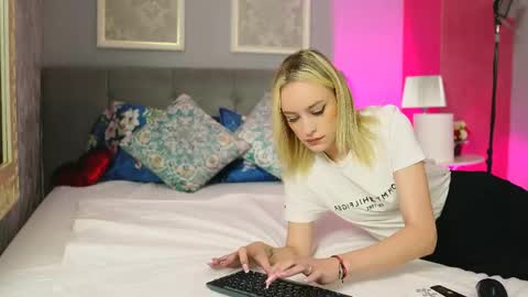 Mira online show from 06-01-26, 04:47