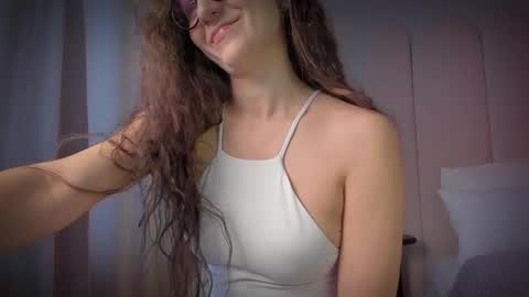 Snapshot of mira_kraviz chatting on 01-19-26, 08:07 Mira online show from 01-19-26, 08:07