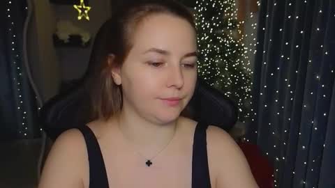 Snapshot of mira_mermayd chatting on 12-15-25, 08:07 Mira online show from 12-15-25, 08:07