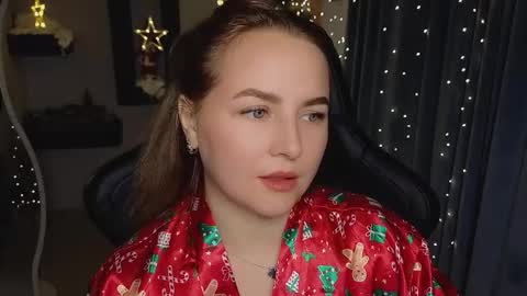 Snapshot of mira_mermayd chatting on 12-21-25, 01:35 Mira online show from 12-21-25, 01:35