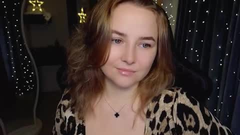 Snapshot of mira_mermayd chatting on 12-23-25, 10:02 Mira online show from 12-23-25, 10:02