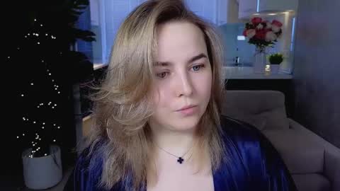 Snapshot of mira_mermayd chatting on 03-06-26, 01:35 Mira online show from 03-06-26, 01:35