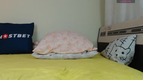 mira_one_ online show from 12-05-24, 02:11