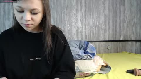 mira_one_ online show from 04-03-26, 11:08