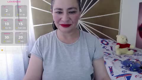 Vicky online show from 10-18-25, 02:07