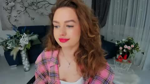 Snapshot of miraclecurly chatting on 04-24-26, 04:20 Emma online show from 04-24-26, 04:20