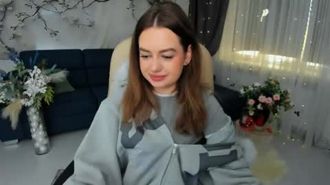 Snapshot of miraclecurly chatting on 04-26-26, 10:02 Emma online show from 04-26-26, 10:02