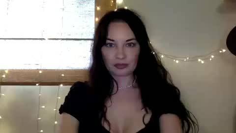 Mari online show from 10-15-25, 09:59