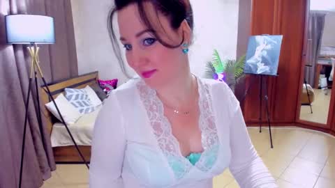 Snapshot of mirandadyson chatting on 12-23-25, 11:08 MirandaDyson online show from 12-23-25, 11:08