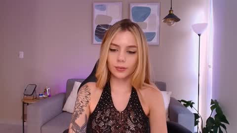 Snapshot of mirandashaw chatting on 01-22-25, 08:49 Miranda Shaw online show from 01-22-25, 08:49