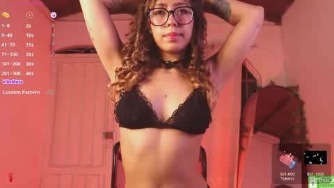 MIRANDA HERNANDEZ online show from 04-08-26, 03:28