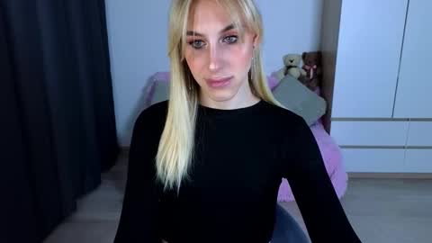 Snapshot of miraraid chatting on 12-18-25, 04:13 miraraid online show from 12-18-25, 04:13