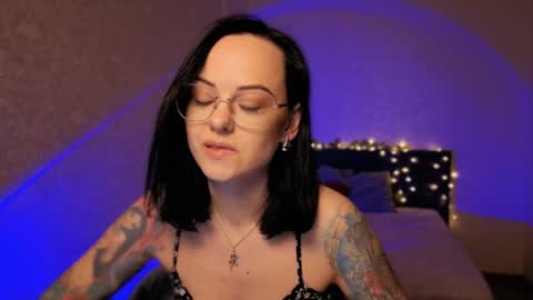 Snapshot of miraskyy chatting on 05-15-26, 05:31 MiraSkyy online show from 05-15-26, 05:31