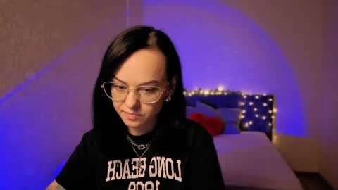 Snapshot of miraskyy chatting on 06-02-26, 06:43 MiraSkyy online show from 06-02-26, 06:43