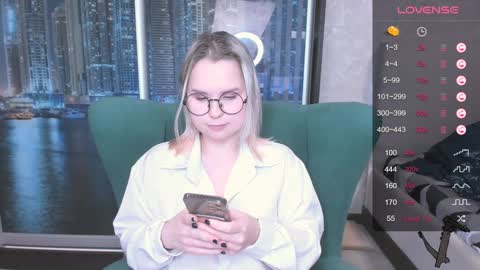 Kira online show from 12-08-24, 10:03