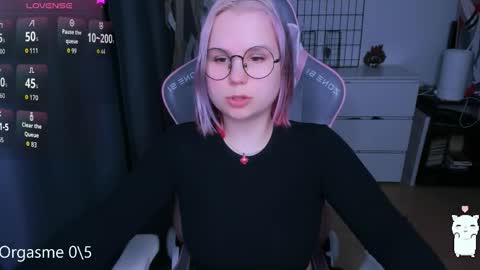 Kira online show from 04-21-26, 07:06