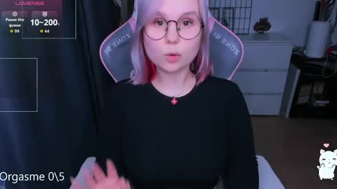 Kira online show from 04-25-26, 06:05