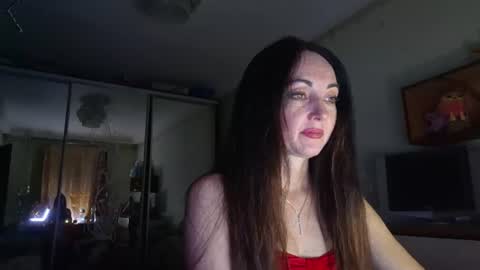 Snapshot of mirelisse chatting on 06-15-26, 08:44 Christina online show from 06-15-26, 08:44