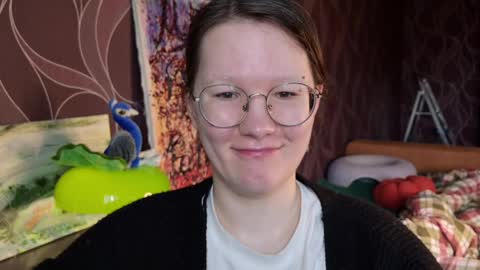 Snapshot of miriamor chatting on 04-25-26, 08:28 Mira online show from 04-25-26, 08:28
