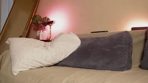 Snapshot of miriiamerotic chatting on 06-13-26, 11:41 Miriam online show from 06-13-26, 11:41