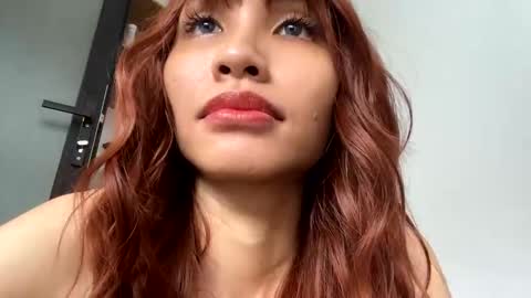 Snapshot of mirischlxyz chatting on 10-14-25, 02:01 Miriam Schl online show from 10-14-25, 02:01