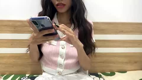 Snapshot of mirischlxyz chatting on 10-20-25, 03:40 Miriam Schl online show from 10-20-25, 03:40