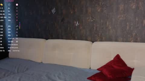 Snapshot of mirrorledy chatting on 07-18-26, 10:19 Lili online show from 07-18-26, 10:19