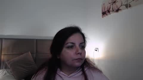 Snapshot of miryamines chatting on 10-15-25, 08:20 MiryamInes online show from 10-15-25, 08:20