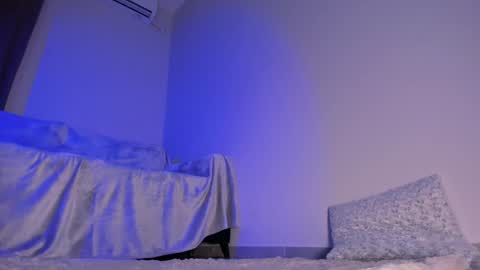 Snapshot of mishel_bless chatting on 01-31-25, 04:17 Mishel online show from 01-31-25, 04:17