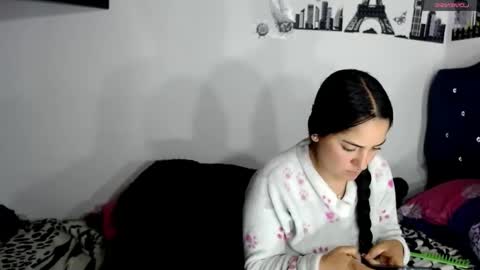 Snapshot of misnicol chatting on 01-19-26, 11:25 Nicol online show from 01-19-26, 11:25