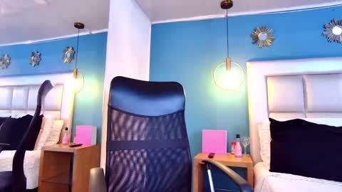 Snapshot of miss__ary_ chatting on 09-17-25, 12:18 miss__ary_ online show from 09-17-25, 12:18