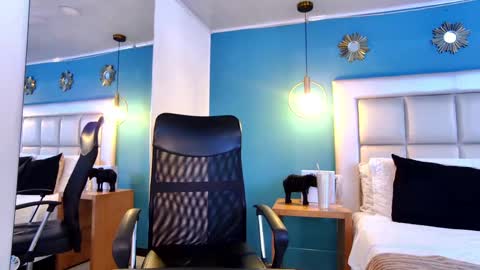 Snapshot of miss__ary_ chatting on 09-24-25, 12:19 miss__ary_ online show from 09-24-25, 12:19