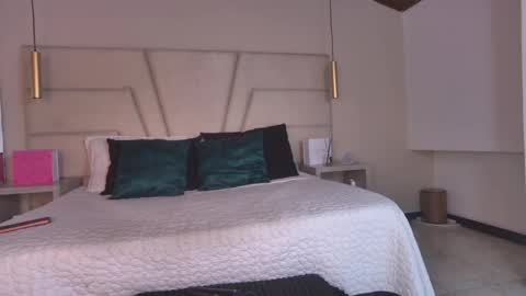 miss__ary_ online show from 05-28-26, 11:51