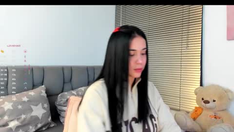 Snapshot of miss__jones_ chatting on 01-18-26, 03:32 miss__jones_ online show from 01-18-26, 03:32