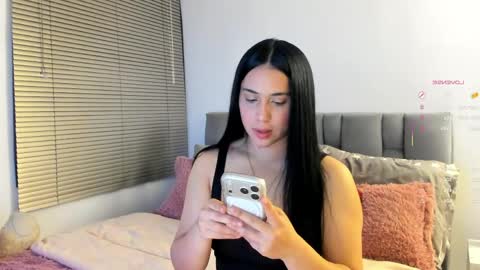 Snapshot of miss__jones_ chatting on 06-08-26, 12:58 miss__jones_ online show from 06-08-26, 12:58