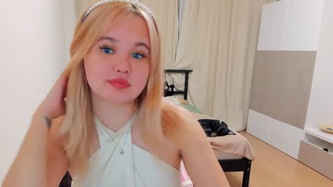 miss__selena online show from 12-27-24, 12:07