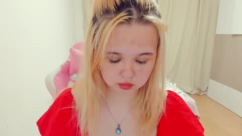 miss__selena online show from 01-25-25, 04:24