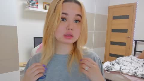 miss__selena online show from 02-06-25, 07:07