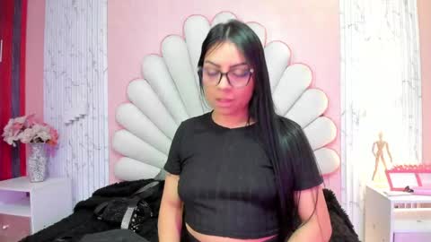 Snapshot of miss__star_ chatting on 05-25-26, 03:18 miss__star_ online show from 05-25-26, 03:18