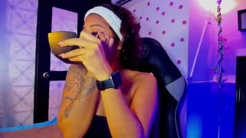 Akemi 3 online show from 10-30-25, 02:07