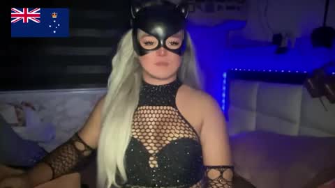 Call me  Miss Antonette  online show from 05-25-26, 07:20