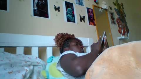 miss_atitude online show from 10-15-25, 06:35