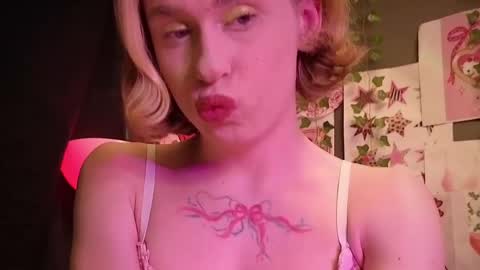 Snapshot of miss_barbie1 chatting on 06-07-26, 08:23 Anya online show from 06-07-26, 08:23