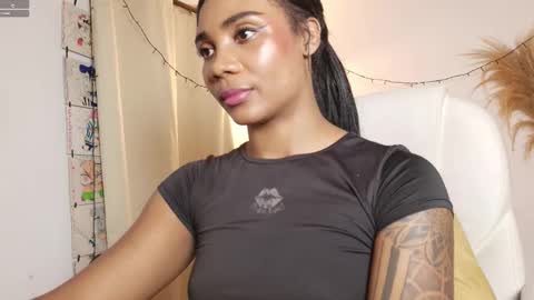 miss_benz online show from 12-18-25, 03:12