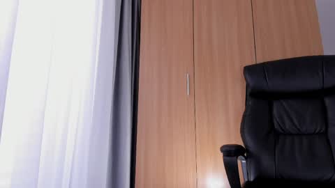 Snapshot of miss_boobtastic chatting on 05-08-26, 11:15 Ivy online show from 05-08-26, 11:15