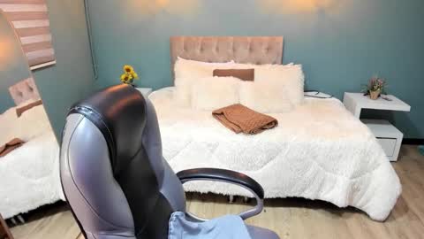 Cataleya online show from 10-25-25, 12:13