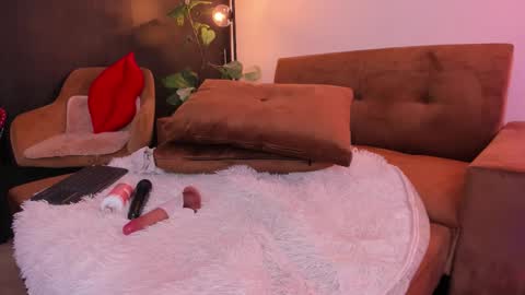 Charlize online show from 03-08-26, 02:04