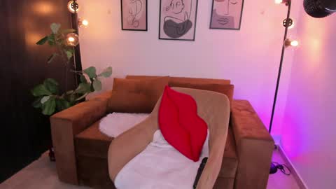 Charlize online show from 04-21-26, 01:53