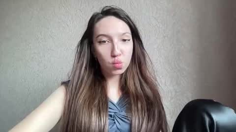 Snapshot of miss_daniell chatting on 12-17-25, 10:43 Miss Daniell online show from 12-17-25, 10:43