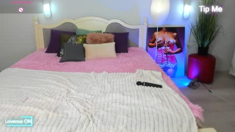 Snapshot of miss_elias chatting on 02-07-25, 12:09 Elia online show from 02-07-25, 12:09